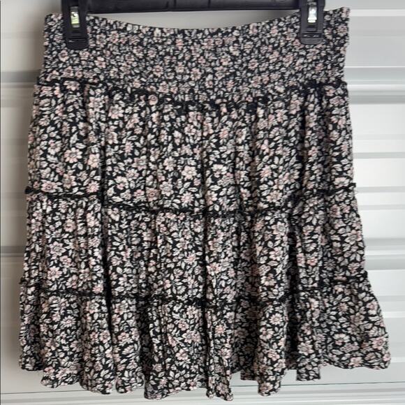 American Eagle Outfitters Black and White Tiered Mini Skirt - Picture 6 of 9